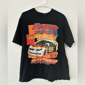 Adika tee